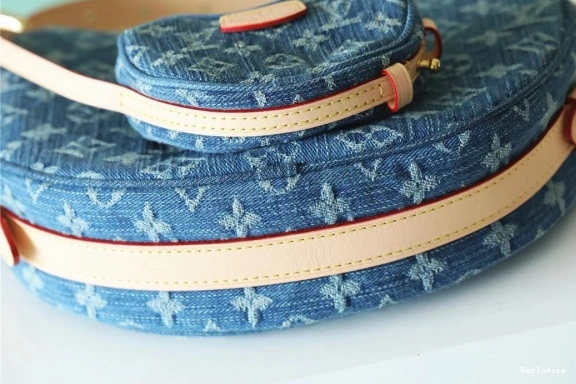 Cheap Croissant MM LOUIS VUITTON 0812